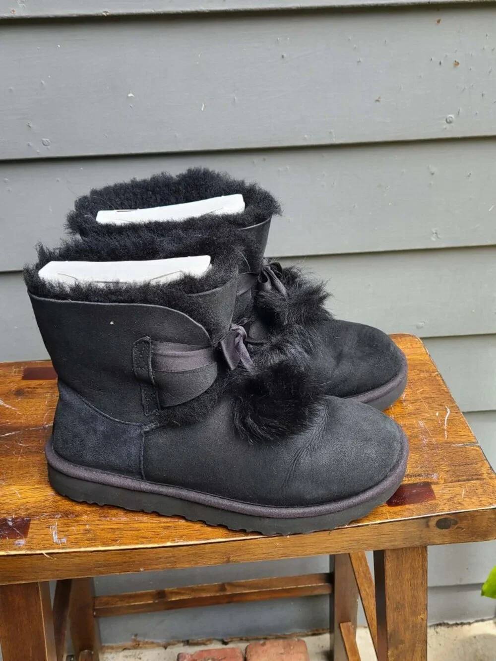 UGG Gita Black Suede Shearling Boots size 8 in Box